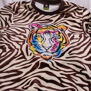 Create 2Mrw with a buttery feel to this material feel  size medium 60%Cotton